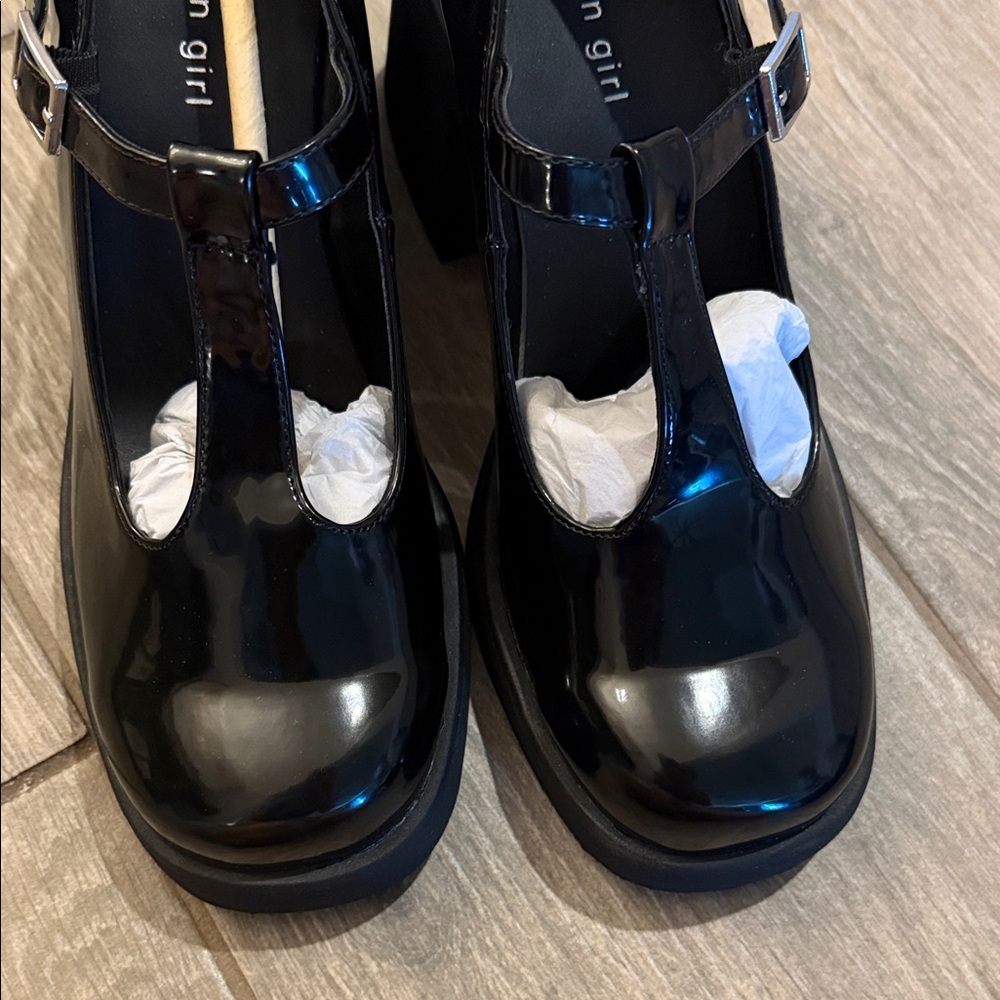 Madden Girl Black Patent Platform Mary Jane Heels - Picture 4 of 9